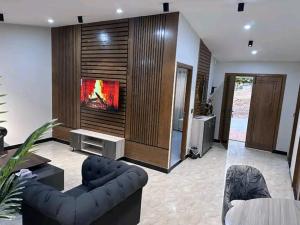 TV a/nebo společenská místnost v ubytování 2 Bedroom Luxury Flat