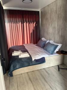 Katil atau katil-katil dalam bilik di Red stone Glamping