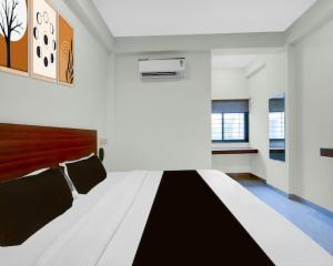 Fotografie z fotogalerie ubytování Stayzy Evanka Brilliant Convention v destinaci Indaur + 1 fotografie