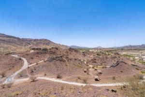 Deluxe Lodge with Mountain Backdrop and Complimentary Adventure Activities