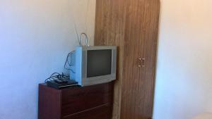 TV a/nebo společenská místnost v ubytování Rekreačný dom Ruža