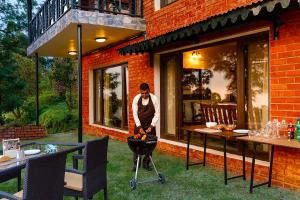 Φωτογραφία από το άλμπουμ του Uncle Bob Villa Best View In Kasauli 3BDR wCook σε Kasauli