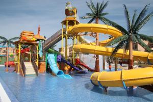 Bazén v ubytování Albir Garden Resort nebo v jeho okolí