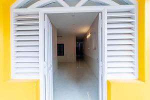 Galería fotográfica de VARSHA PALACE, Near Rock Beach and Manakula Vinayagar Temple, White Town, Pondicherry en Pondicherry