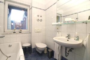 Ένα μπάνιο στο Haus Ostseeallee 32b Fewo 5 +16 φωτογραφίες