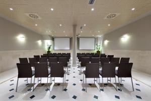 Zaplecze biznesowe lub konferencyjne w obiekcie Eurostars Casa de la Lírica