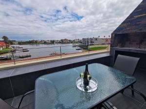 Výhled na řeku, která protéká v blízkosti apartmánu