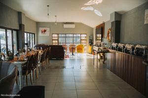 Un lugar para sentarse en Rib's Boutique Hotel