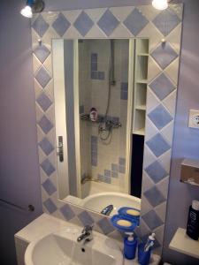 Koupelna v ubytování Apartments MEDITERRANEO