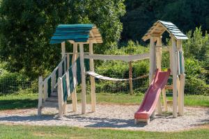 Ο χώρος παιχνιδιού για παιδιά στο Szilvánusz Vendégház +9 φωτογραφίες