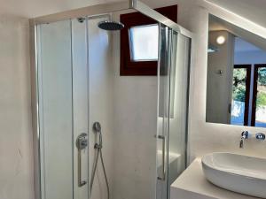 Vannituba majutusasutuses Villa Elyria HIdden Gem