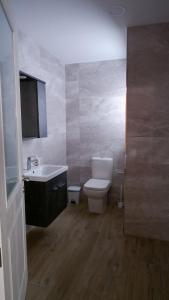 Um banheiro em Peprina Apartment 2 - Central Rabat - NEW 2025 mais 16 fotos