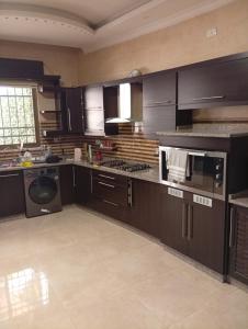 Φωτογραφία από το άλμπουμ του Masa Home Shared House private rooms and private bathrooms στο Αμμάν