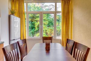 Foto dalla galleria di Bright retreat with Balcony & Mountain Views by Flat Manаger a Smoljan