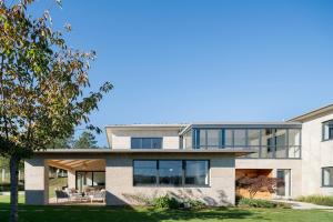eine Außenansicht eines Hauses in der Unterkunft Relax in Santiago de Compostela in Vedra