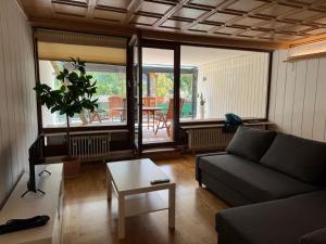 Χώρος καθιστικού στο 200 qm Wohnug mit Sonnenterrasse und Wintergarten +2 φωτογραφίες