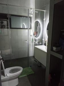 Ένα μπάνιο στο BuSoBlack