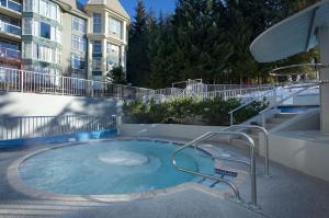 Πισίνα στο ή κοντά στο Woodrun Lodge 216 | Renovated Ski-In Ski-Out Condo w/ Free Parking, Pool, Hot Tub, & Gym