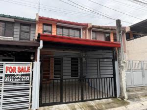 El edificio en el que está la casa vacacional