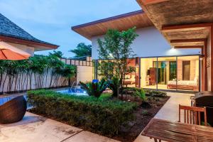 Bazén v ubytování Villa Coco - Classy Modern 2 Bedroom Pool Villa nebo v jeho okolí