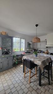 Dapur atau dapur kecil di Villa Sana