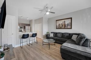 Χώρος καθιστικού στο Central Relaxing 1BR Phoenix Retreat near Airport apts +30 φωτογραφίες
