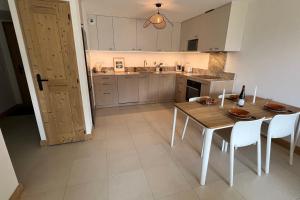 Nhà bếp/bếp nhỏ tại Appartment Chalet Martin 24 for 4 person