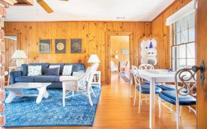 Istumisnurk majutusasutuses Wicker Cottage by Tybee Cottages