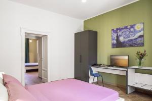 Un pat sau paturi într-o cameră la Premuda luxury apartments 2