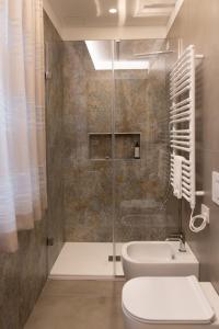 Ένα μπάνιο στο Le Cementine