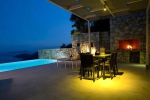 Πισίνα στο ή κοντά στο Romantic Villa Gialos Over Mikros
