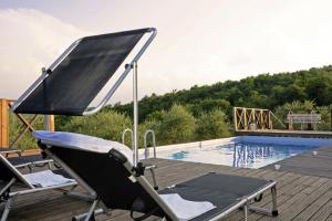 The swimming pool at or close to Casa Vacanza Le Corniole