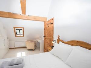 Ένα ή περισσότερα κρεβάτια σε δωμάτιο στο 2 Bed in East Chaldon DC025