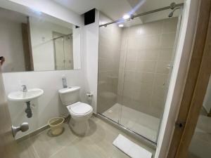 Koupelna v ubytování Beautiful equipped apartment + 8 fotografií