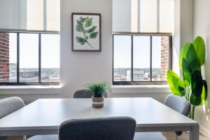 Gallery image of 2B 2BA Luxury Downtown Suite with Gym in Baltimore +54 photos