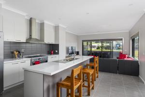 Η κουζίνα ή μικρή κουζίνα στο SUNRISE ON APOLLO