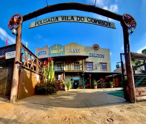 佩尼亚Pousada Vila do Cowboy的一栋建筑,上面写着“Russula Villa Do Concord”