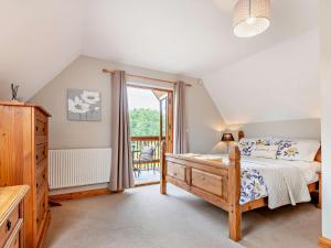 Postel nebo postele na pokoji v ubytování 3 Bed in Ledbury 77379