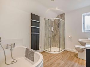 Ένα μπάνιο στο 3 bed in Ross-on-Wye 89313 +22 φωτογραφίες