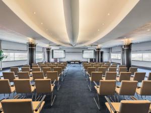 Бизнес-центр и/или конференц-зал в Mercure Paris CDG Airport & Convention