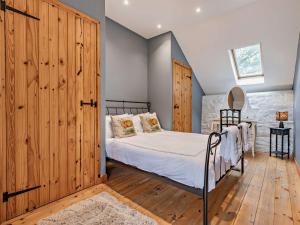 Katil atau katil-katil dalam bilik di 2 Bed in Bude WVTTB