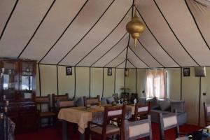 Restaurace v ubytování Royal Dunes Camp