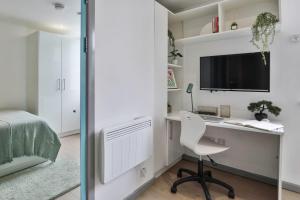 Μια τηλεόραση ή/και κέντρο ψυχαγωγίας στο For Students Only - Picturehouse Apartments in Exeter