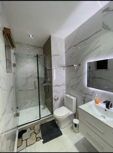 Ένα μπάνιο στο Hideawayy homes