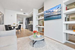 Χώρος καθιστικού στο MVR - 2BR Luxury Stay in the Heart of Miami