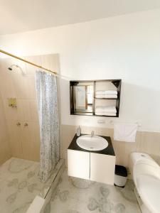 Bilik mandi di Departamento Familiar +11 gambar