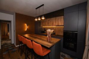Dapur atau dapur kecil di PNT Noir Apartment +26 gambar