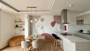 Gallery image of Victoria Luxe Retreat Downtown Sauna BBQ in Quito