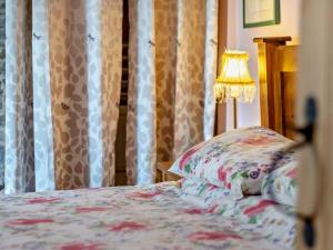 Ένα ή περισσότερα κρεβάτια σε δωμάτιο στο 1 Bed in Knighton 51897