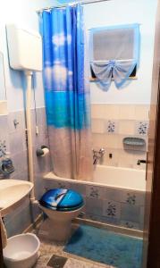 Bilik mandi di Apartment Trsina